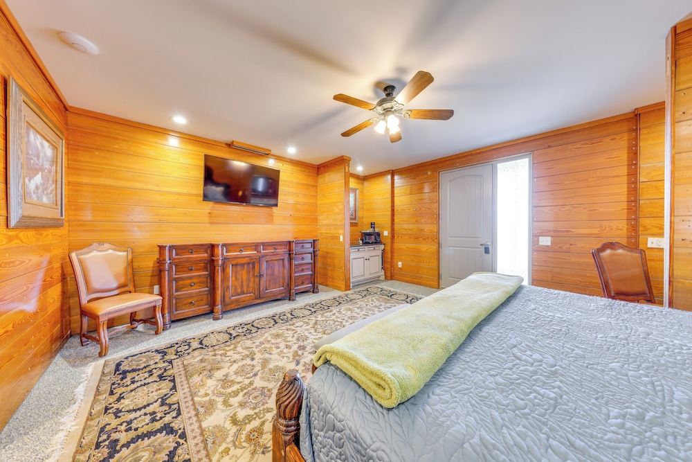 'the Vista' Retreat 30 Mi to Kansas City! - Property Image 72