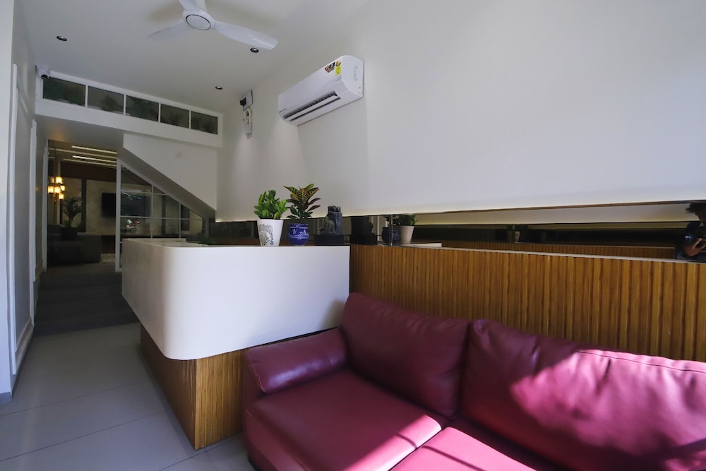 Hotel Sanatana