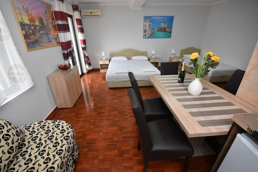 Apartmani Bozinovic view 4
