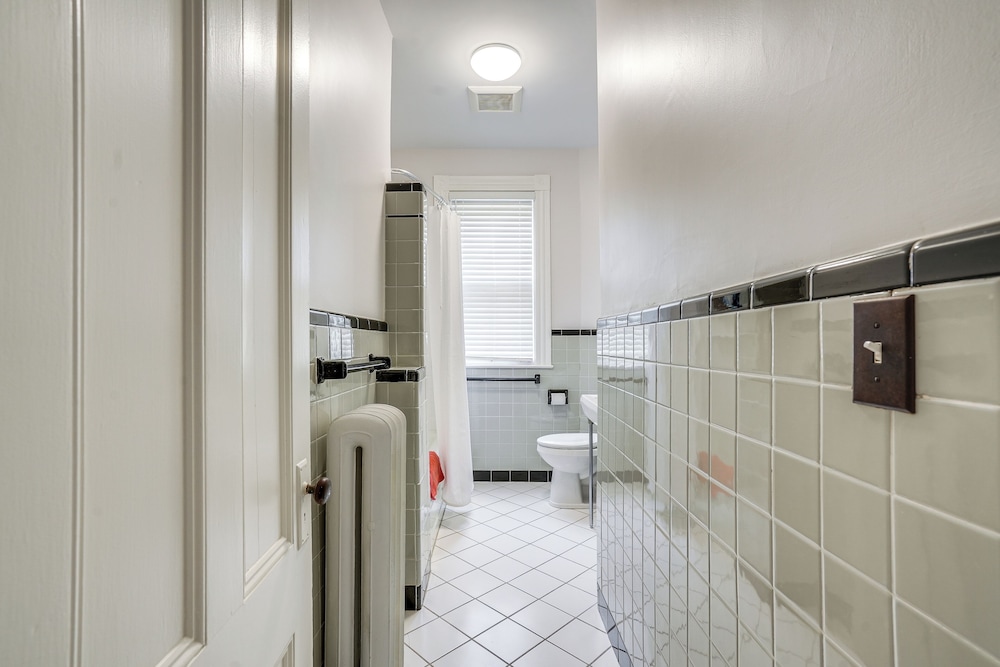 Walk to Harvard Square: Apartment in Cambridge