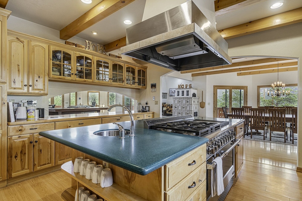 H7 at Hope Mountain -- 6-Bedroom Retreat Home at Allenspark Colorado 6 Home by RedAwning - Property Image 39