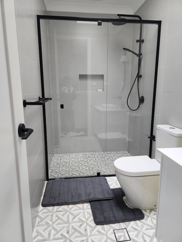 Couples' Haven - 2 Bedrooms