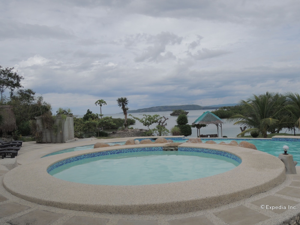Moalboal Beach Resort