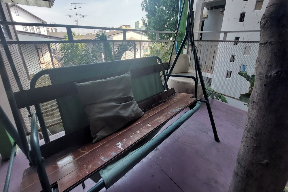 Sukhum Mega Bangna Guest House