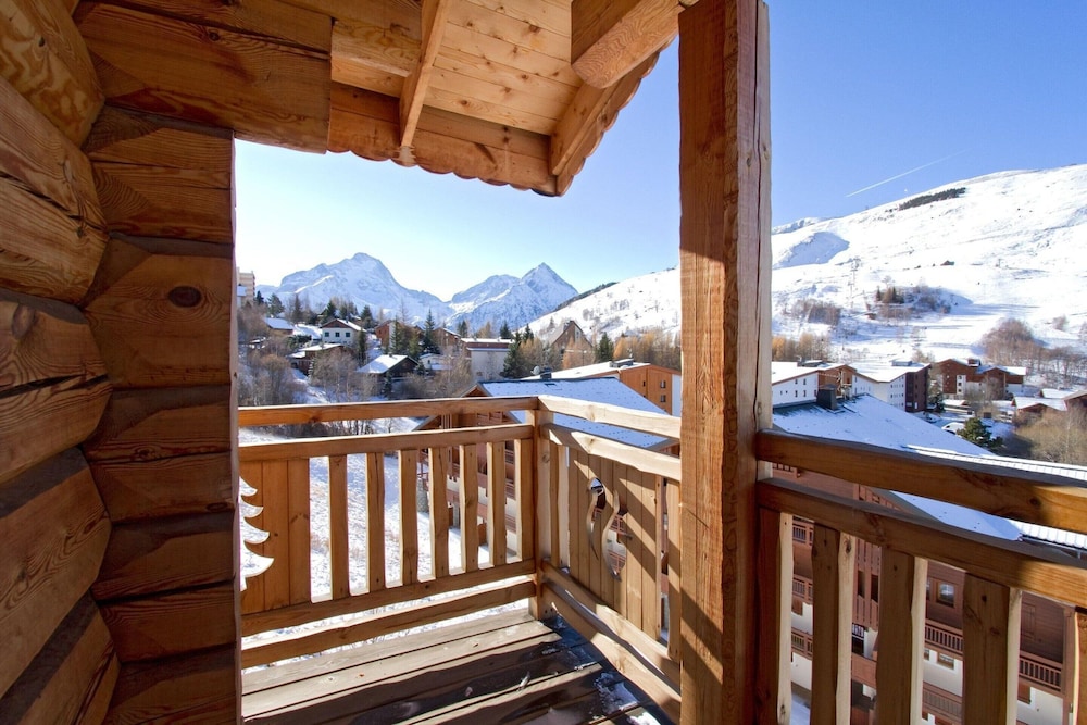 Chalet With a Fireplace at 500m From ski Lift