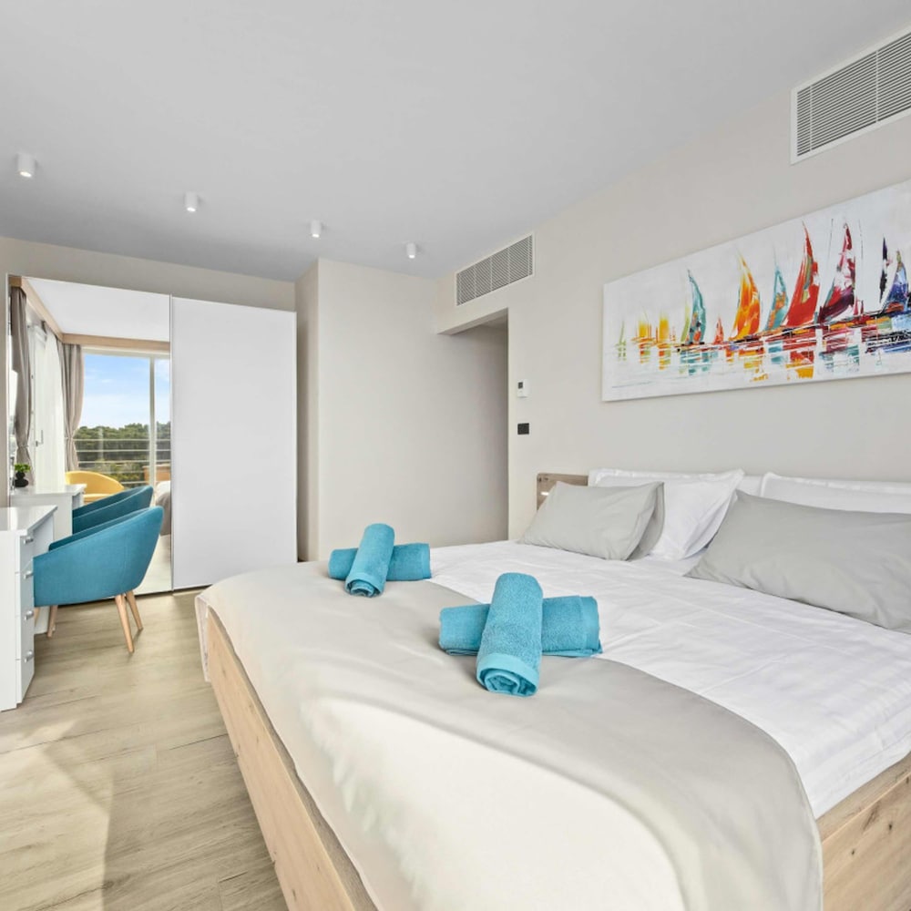 Villa Palma - Seaside Luxury Villa for 6 Person