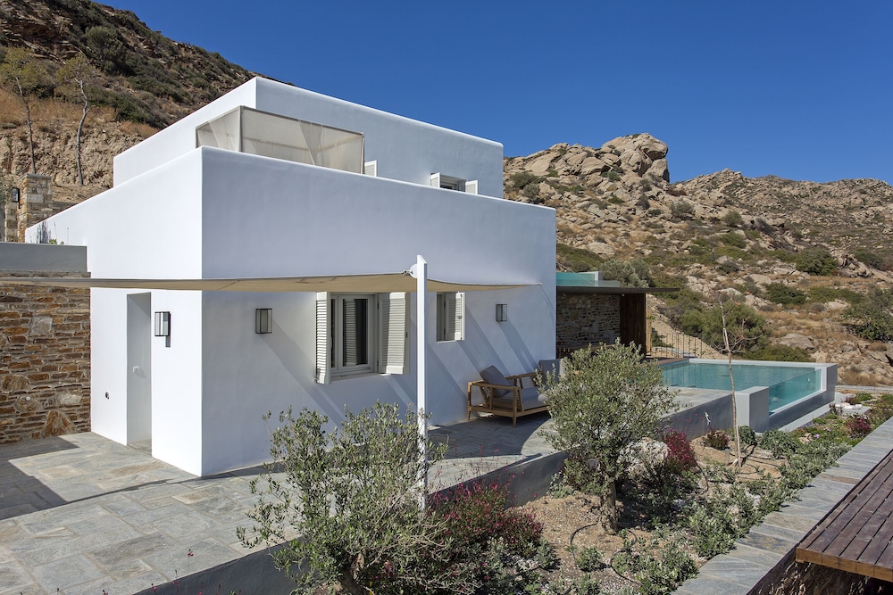 Far Out Hotel & Spa