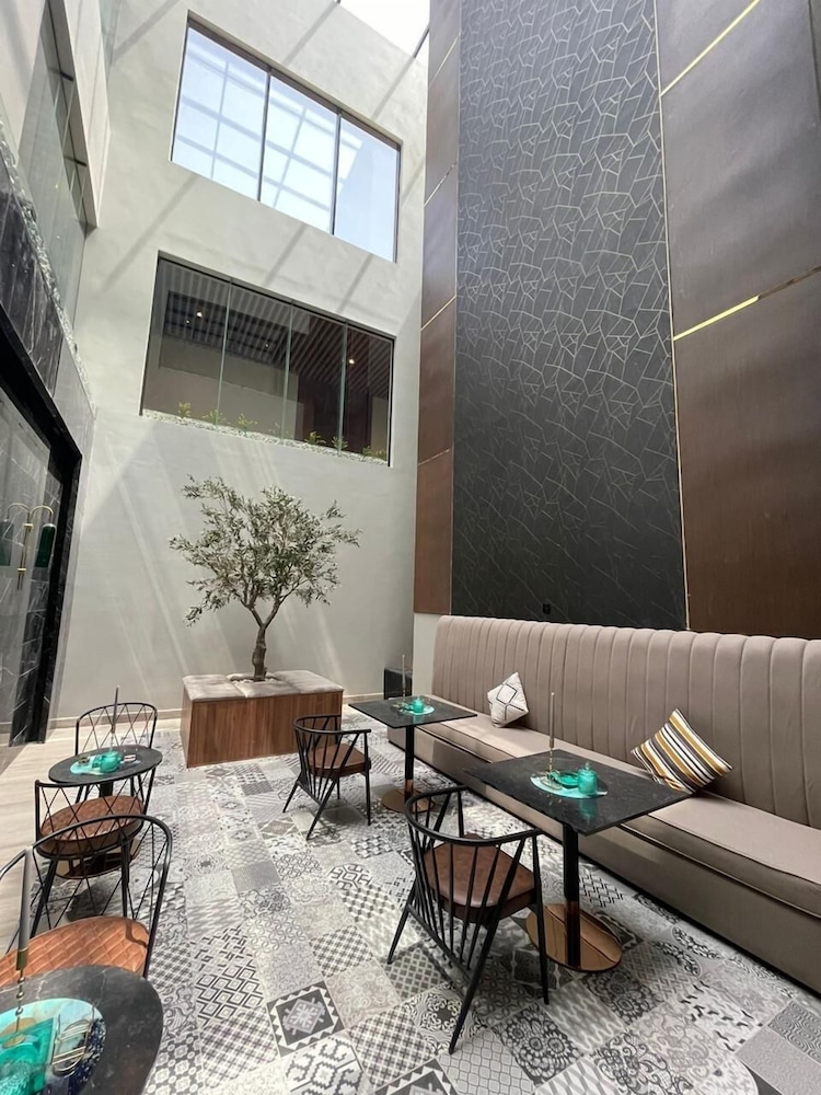 VOYAGE RESIDENCE