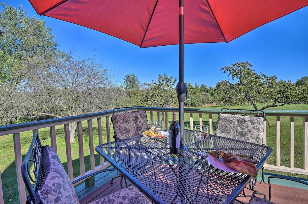 Lovettsville Cottage in Heart of Wine Country - Property Image 7