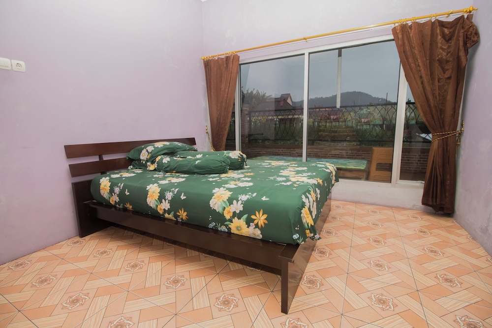 Villa Matahari Tawangmangu powered by Cocotel view 4