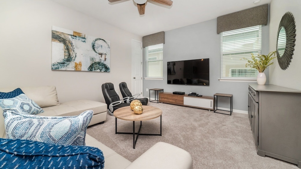 Solara Resort 7 Bedroom Private Pool Home with Game Room 7 Home