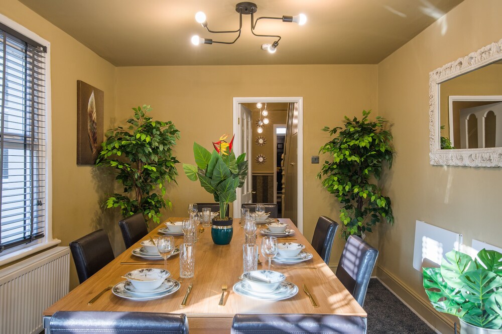 Immaculate 2-bed House in London