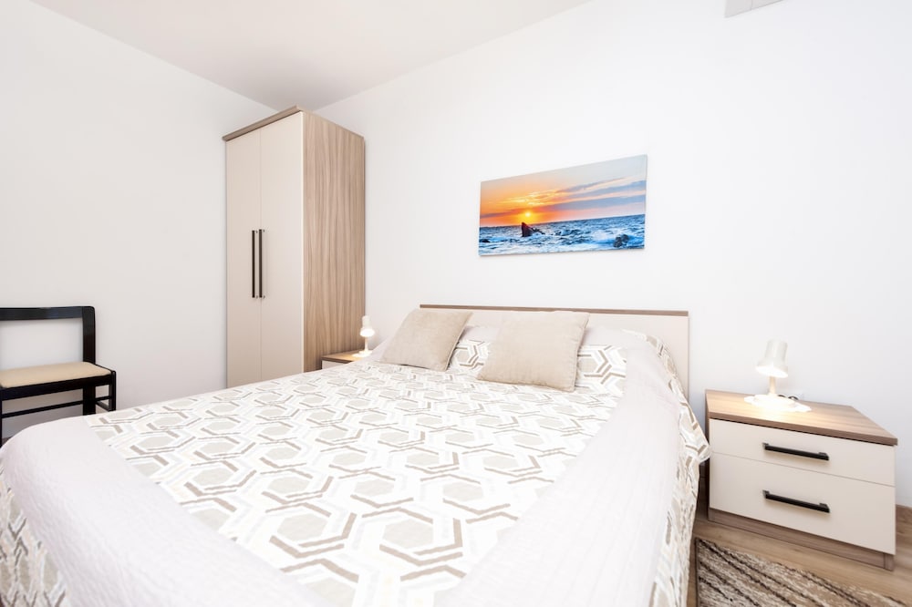 Apartments Maxi view 3