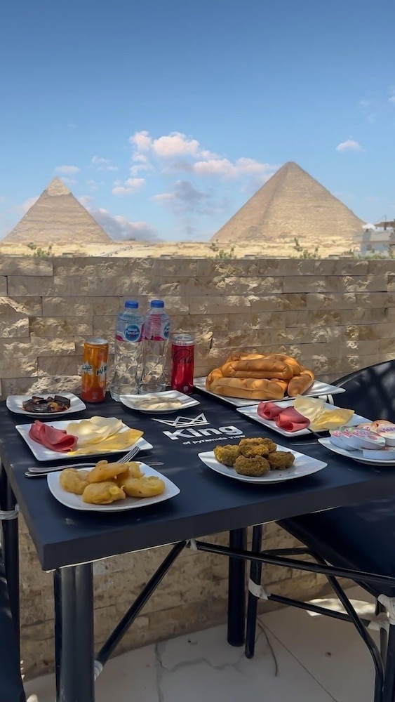 Pyramids Express View Inn