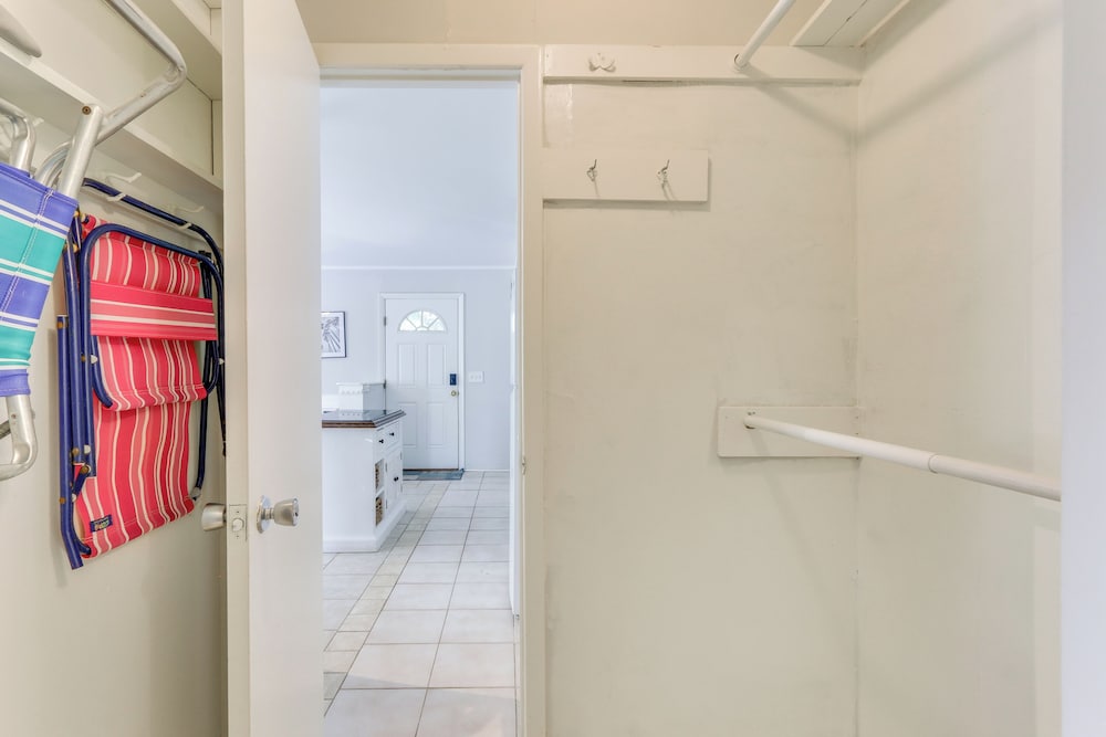 Pool Access, Walk to Beach: Hilton Head Haven!
