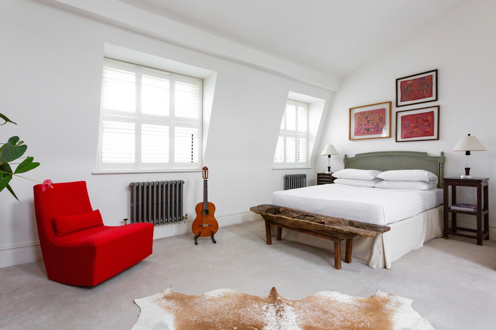 Warwick Gardens II by Onefinestay