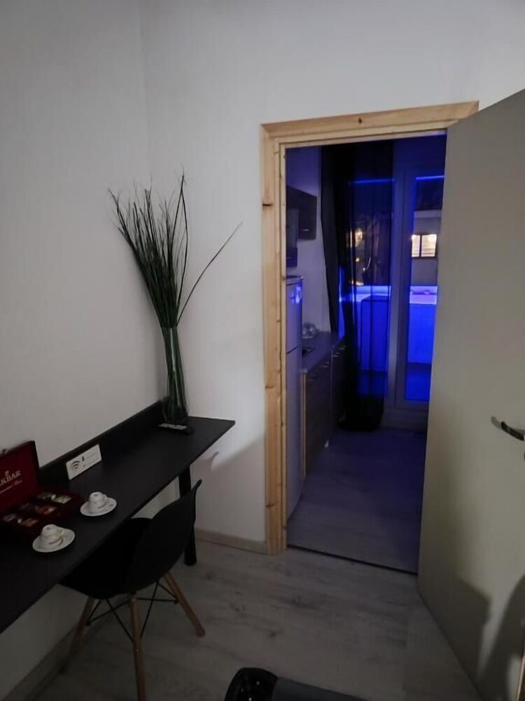 Anchor Suites