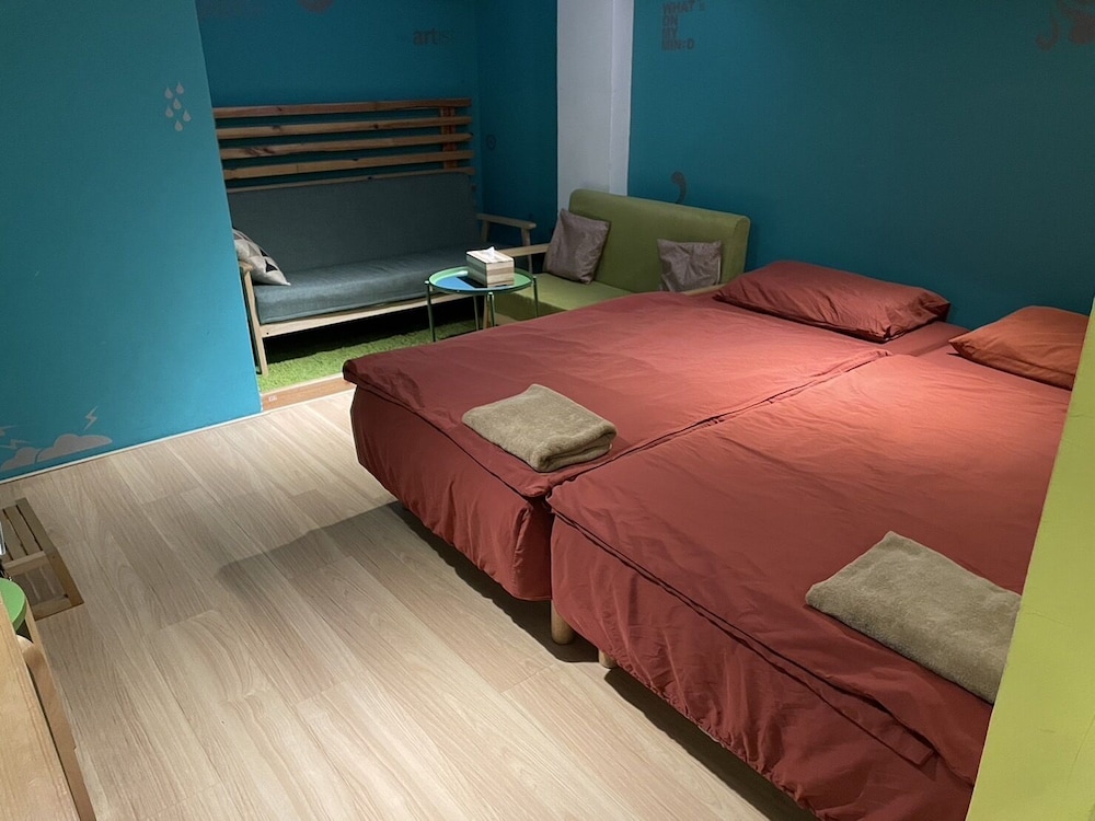 Leo ho Hostel