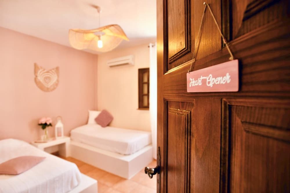 Lajares Villa-sleeps 6-free Parking-playground