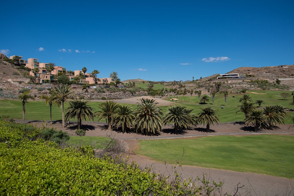 Villa With Heated Pool in Salobre