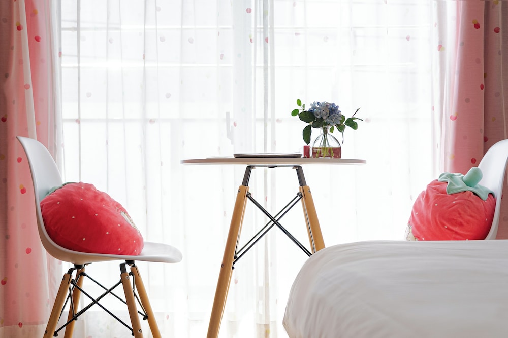 V Boutique House