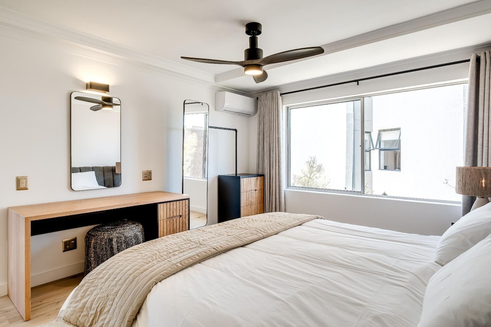 Green Point Modern 2bed Apartment Azura Atlantic