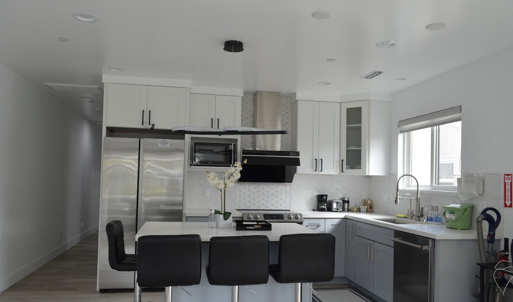 Dimond Abode Vacation Rental