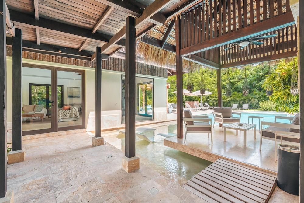 Mesmerizing Villa With Jacuzzi Maid in Cap Cana