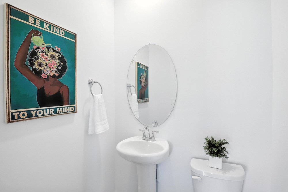 New modern Townhouse, 3BR, 2.5B, near Mid City