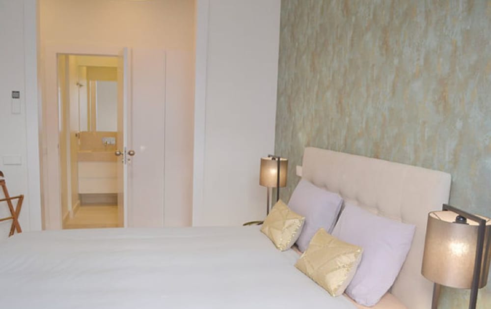 RH AURA 19 view 3