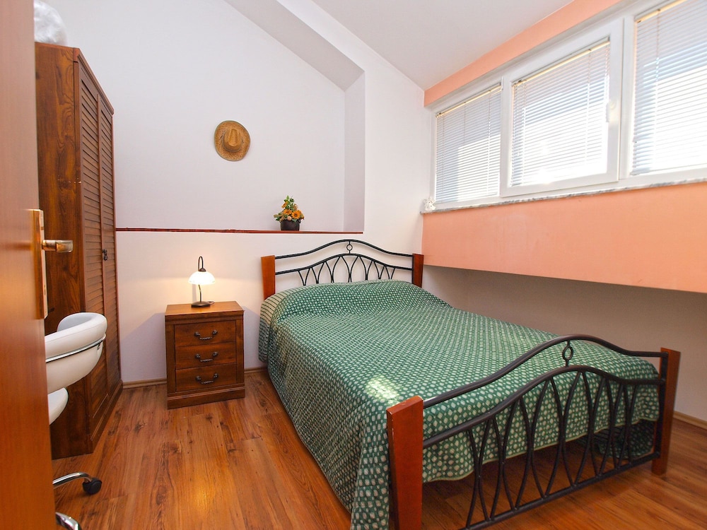 Apartment 1175 view 3