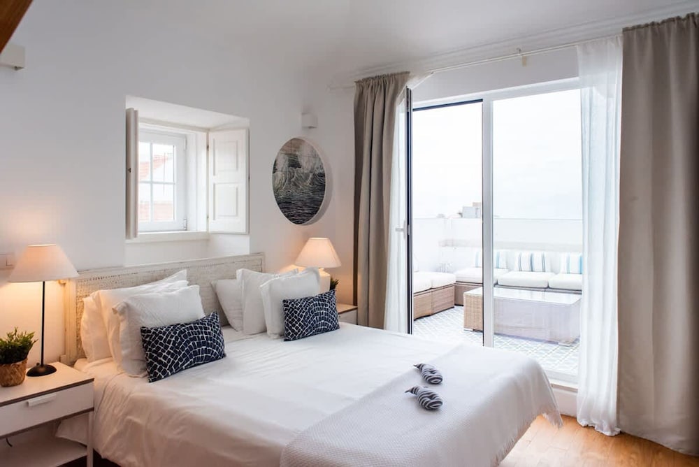 Luxury Building With Rooftop in Central Ericeira