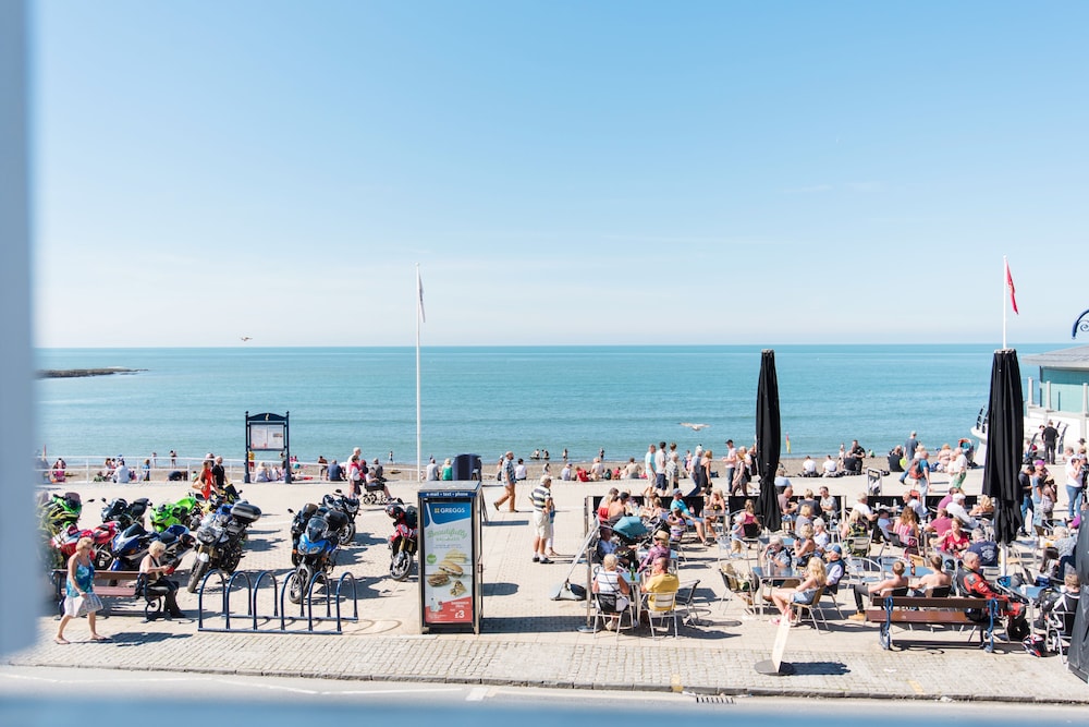 Ar Lan Y Mor Seaside Apartment