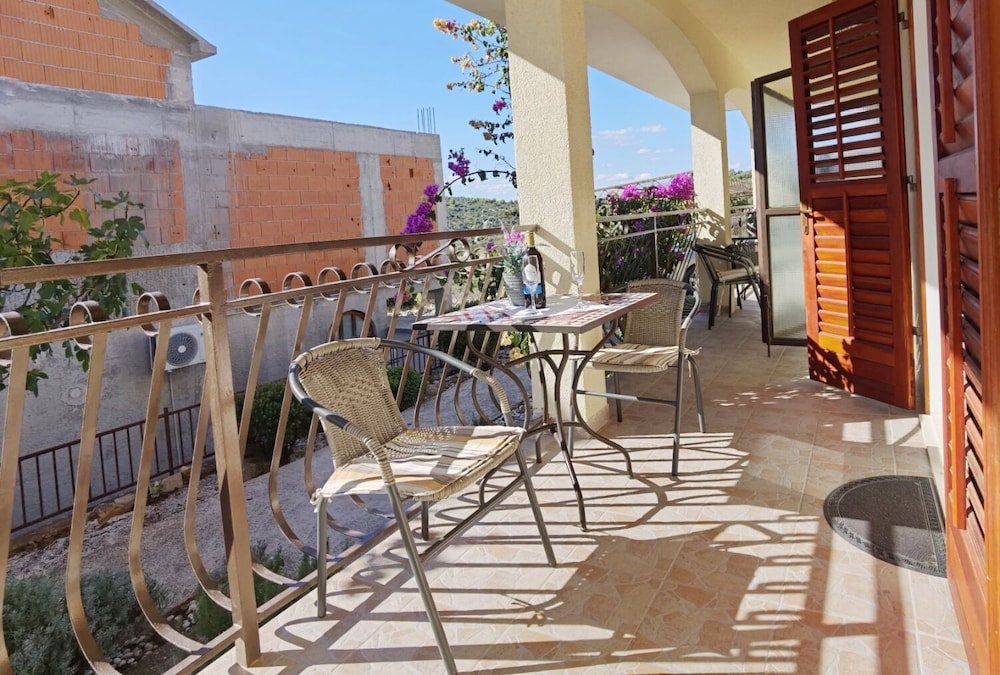Vinx - Grill and Terrace - A2 view 3