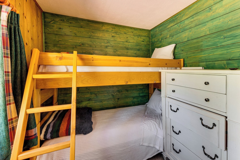 Pike National Forest Access: Secluded Divide Cabin