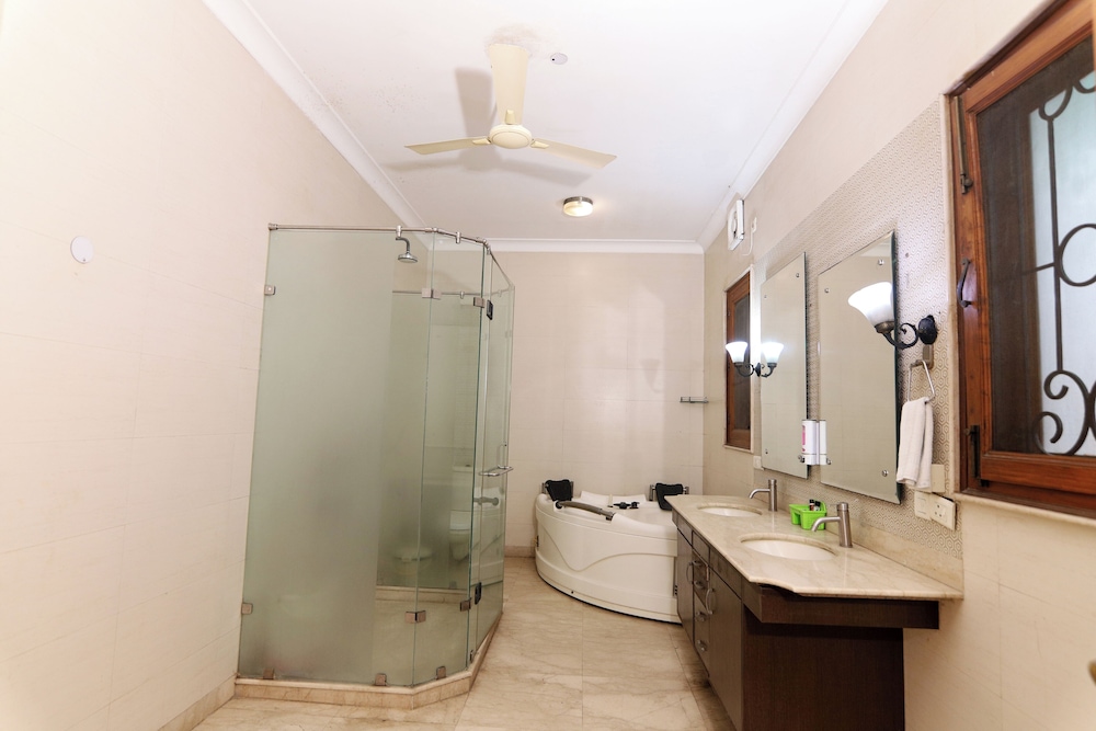 Hotel Ashray Noida
