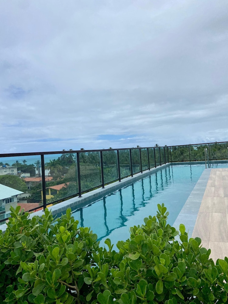 Flat a 120 metros das Piscinas Naturais