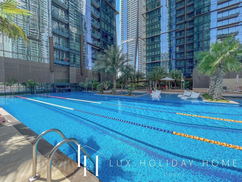 LUX The Marina Gate Sea View Suite 2