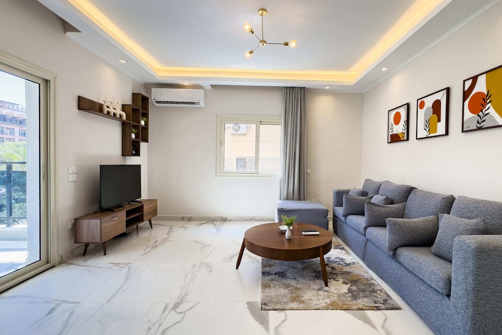 Xuru Stays I The 2bdr Emerald Pearl @ Heart of Heliopolis