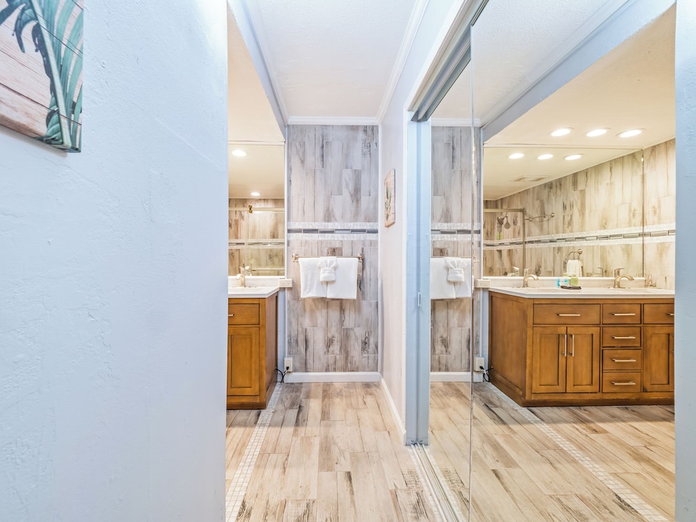 Kalanikai 118 Highly Walkable!