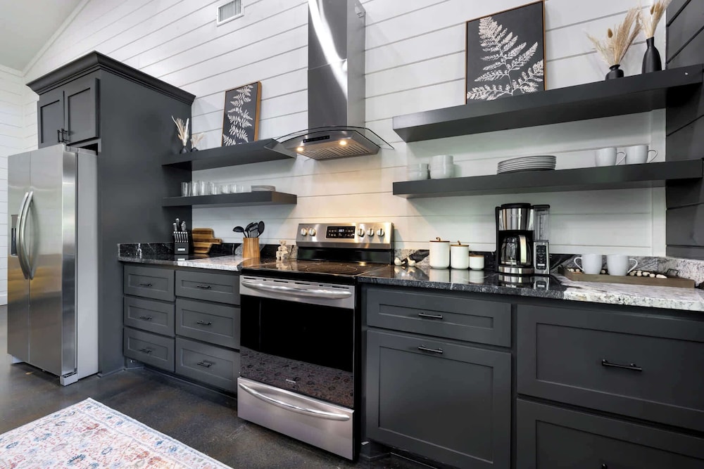 Whispering Retreat Sleeps 4