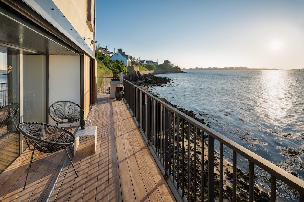 Apartment in Landeda With Beachfront Views