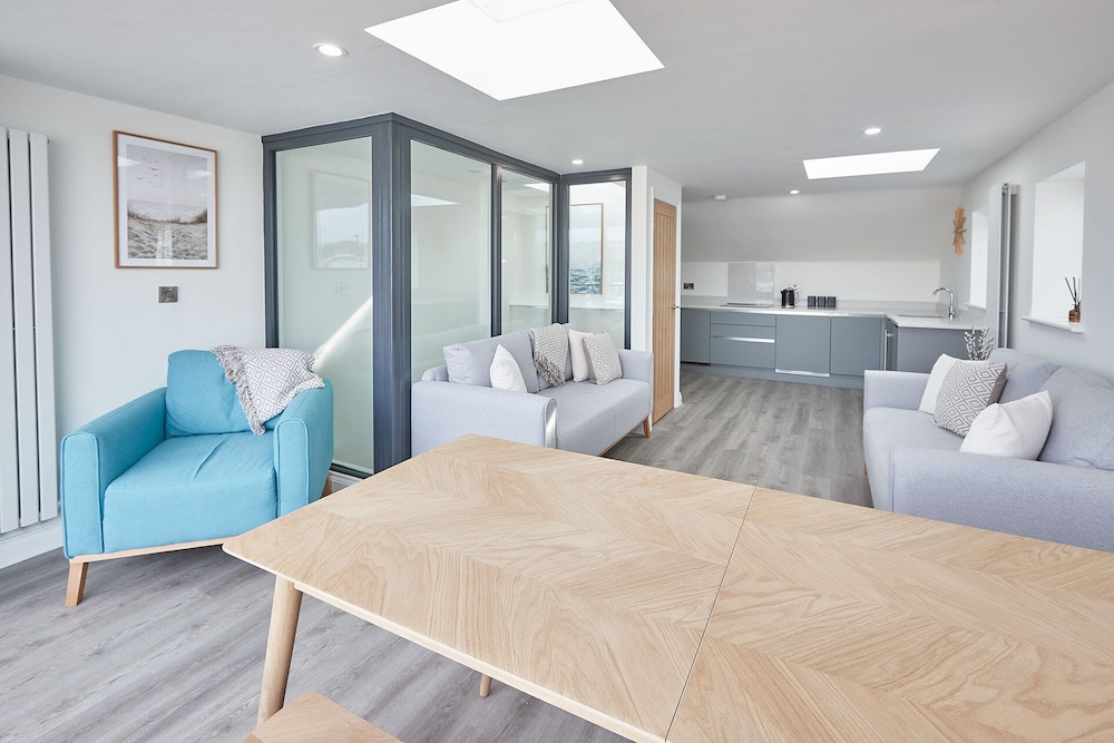 Host Stay Coastal Townhouse view 2