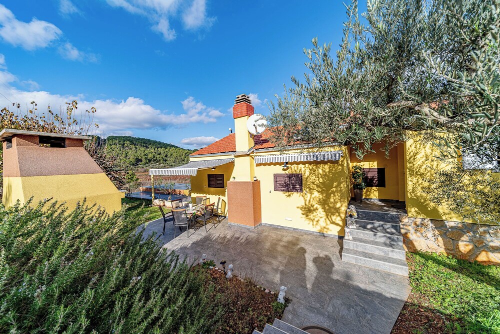 Eco Friendly Cottage Maja