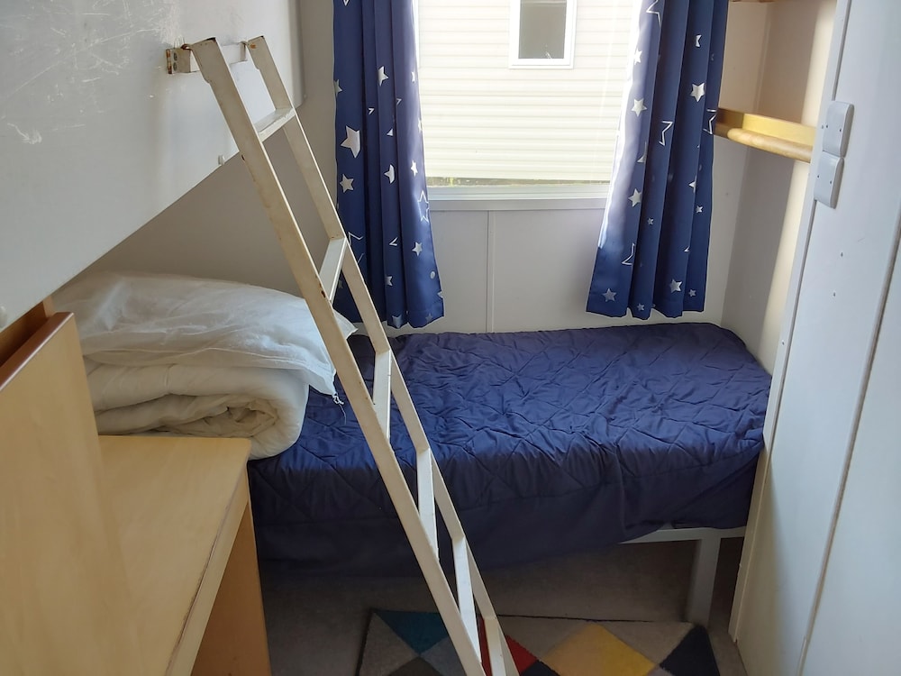 Arizona Family and Dogs Welcome Caravan 3 Bedrooms view 5