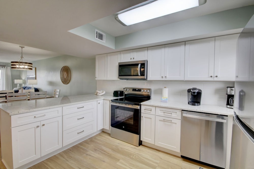 551 El Matador 2 Bedroom Condo