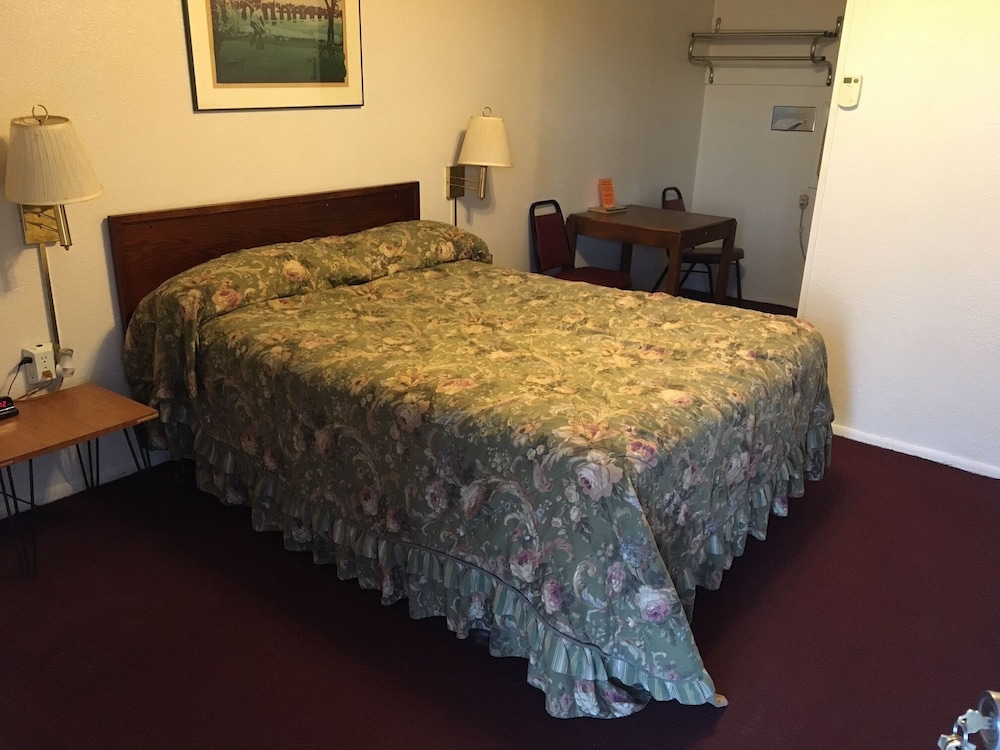 Holiday Motel
