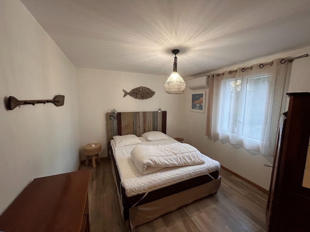 Beautiful House in Lacanau Near sea