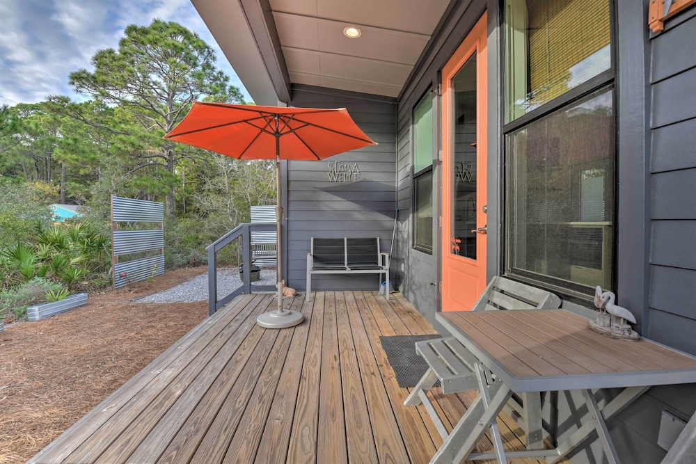 Mid-century Modern Beach Cottage With Fire Pit!