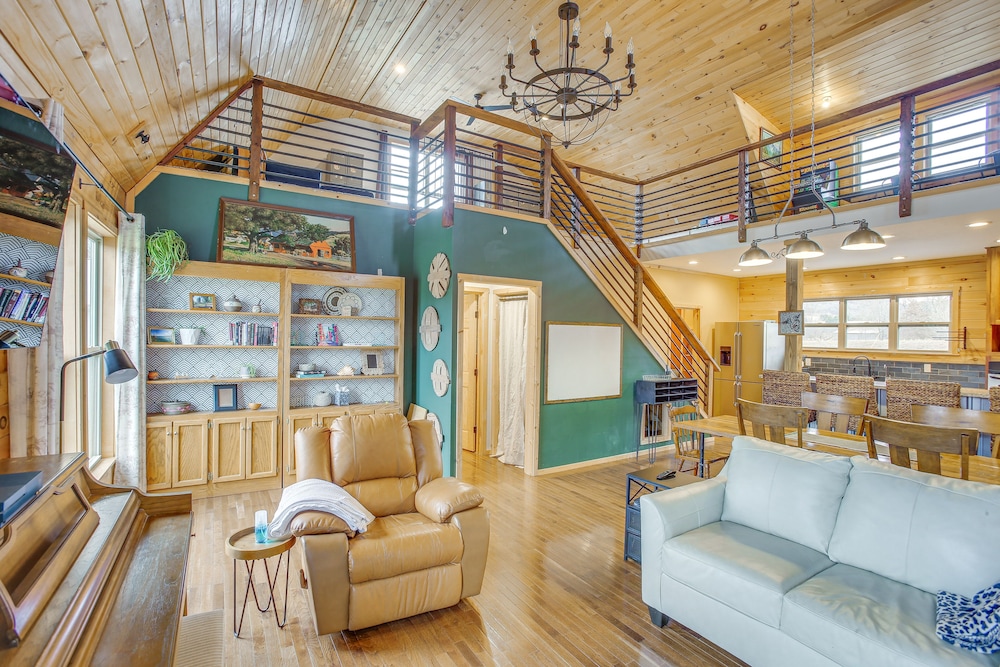 Bethpage Home w/ Private Hot Tub Game Room! - Property Image 26